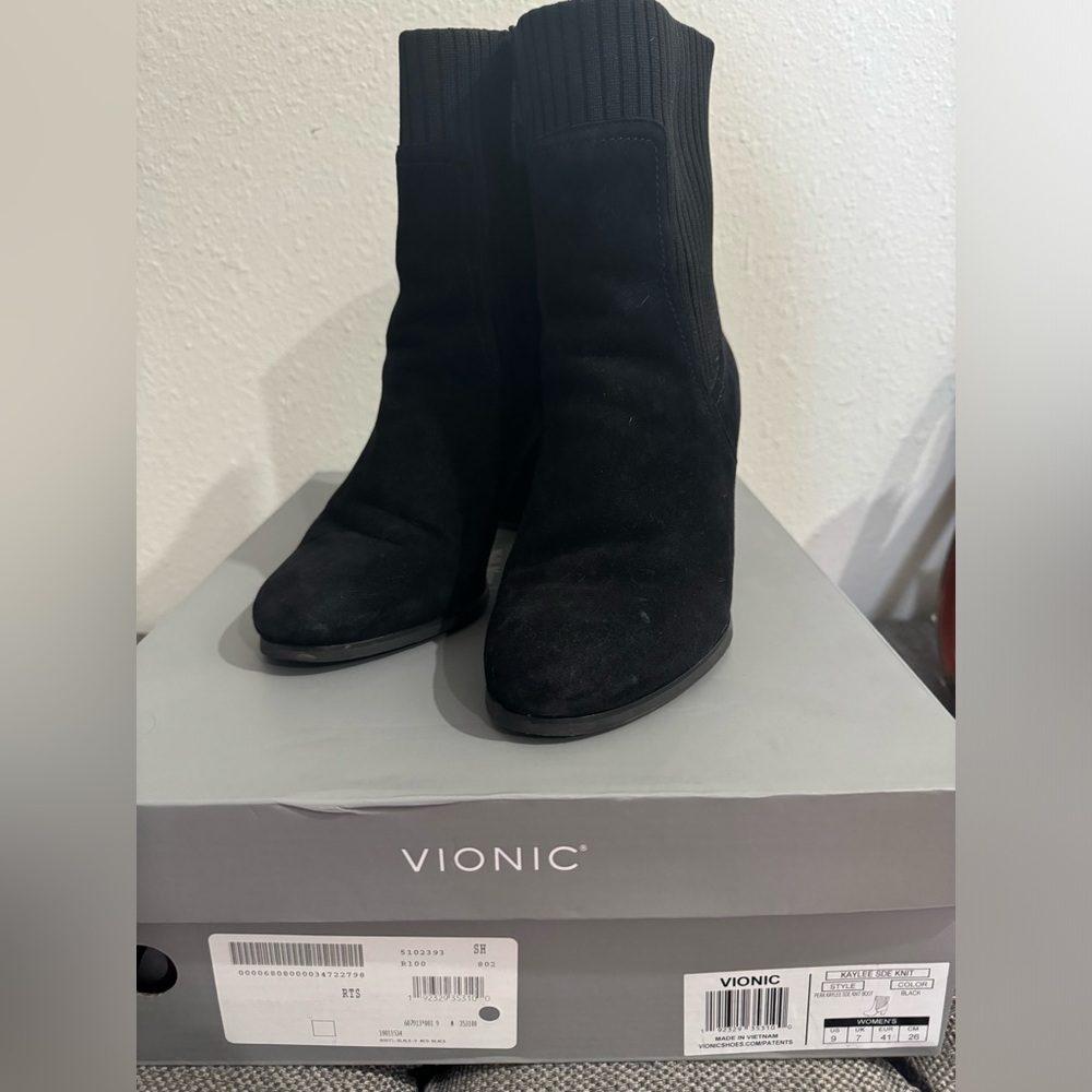 Vionic Black Water Resistant Kaylee Suede Knit Supportive Ankle Boots